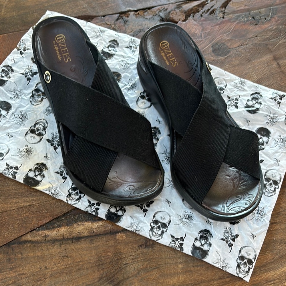 Bzees Black Sandals Lightweight Comfort